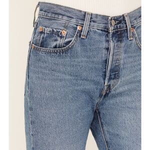 LEVI'S PREMIUM WOMEN'S MEDIUM WASH MUST BE MINE 501 CROPPED JEANS